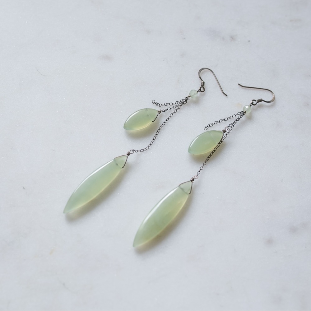 Jade dangling earrings
